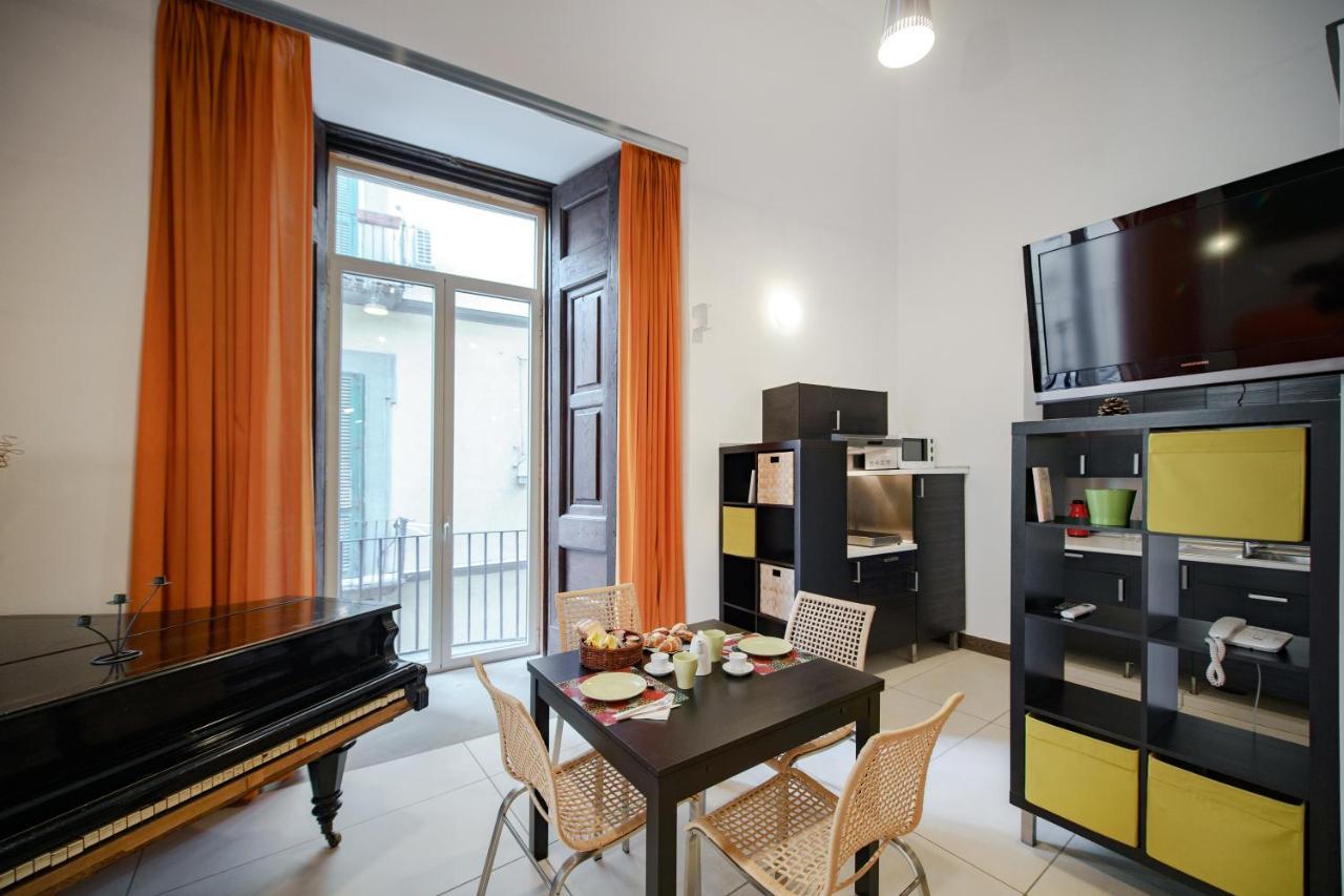 Residenza Pizzofalcone Apartment Napoli Bagian luar foto