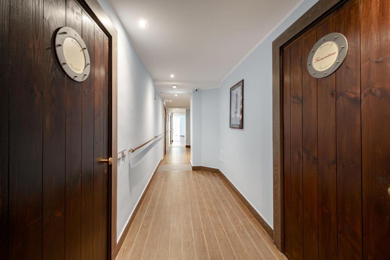 Residenza Pizzofalcone Napoli Bagian luar foto